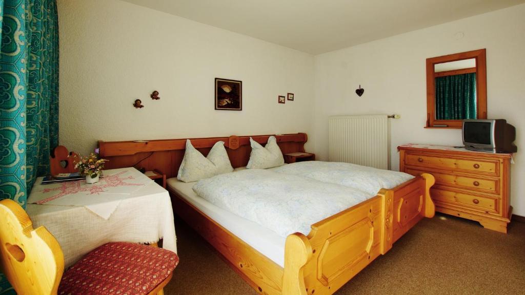 Haus Geiger Panzió Scharnitz Szoba fotó